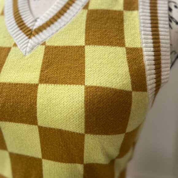 URBAN OUTFITTERS VEST CHECKERED CROPPED KNITTED SZ S YELLOW/BROWN KAWAII PREPPY - Picture 7 of 16
